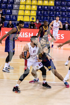 2020-10-01 - Nikita Kurbanov of CSKA Moscow competes with Alex Abrines of Fc Barcelona during the Turkish Airlines EuroLeague Basketball match between Fc Barcelona and CSKA Moscow on October 01, 2020 at Palau Blaugrana in Barcelona, Spain - Photo Javier Borrego / Spain DPPI / DPPI - FC BARCELONA VS CSKA MOSCOW - EUROLEAGUE - BASKETBALL