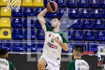 2020-10-15 - Georgios Papagiannis of Panathinaikos OPAP warming up before the Turkish Airlines EuroLeague basketball match between Fc Barcelona and Panathinaikos OPAP on October 15, 2020 at Palau Blaugrana in Barcelona, Spain - Photo Javier Borrego / Spain DPPI / DPPI - FC BARCELONA VS PANATHINAIKOS OPAP - EUROLEAGUE - BASKETBALL