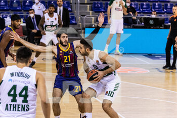 2020-10-15 - Ioannis Papapetrou of Panathinaikos OPAP and Alex Abrines of Fc Barcelona during the Turkish Airlines EuroLeague basketball match between Fc Barcelona and Panathinaikos OPAP on October 15, 2020 at Palau Blaugrana in Barcelona, Spain - Photo Javier Borrego / Spain DPPI / DPPI - FC BARCELONA VS PANATHINAIKOS OPAP - EUROLEAGUE - BASKETBALL