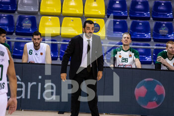 2020-10-15 - Georgios Vovoras, Head coach of Panathinaikos OPAP during the Turkish Airlines EuroLeague basketball match between Fc Barcelona and Panathinaikos OPAP on October 15, 2020 at Palau Blaugrana in Barcelona, Spain - Photo Javier Borrego / Spain DPPI / DPPI - FC BARCELONA VS PANATHINAIKOS OPAP - EUROLEAGUE - BASKETBALL