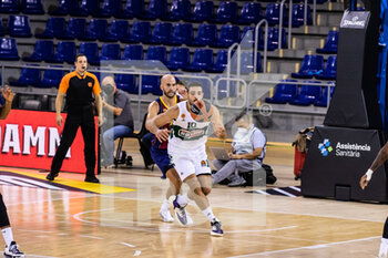 2020-10-15 - Ioannis Papapetrou of Panathinaikos OPAP and Nick Calathes of Fc Barcelona during the Turkish Airlines EuroLeague basketball match between Fc Barcelona and Panathinaikos OPAP on October 15, 2020 at Palau Blaugrana in Barcelona, Spain - Photo Javier Borrego / Spain DPPI / DPPI - FC BARCELONA VS PANATHINAIKOS OPAP - EUROLEAGUE - BASKETBALL