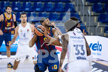 2020-10-23 - Brandon Davies of FC Barcelona during the Turkish Airlines EuroLeague basketball match between Fc Barcelona and Real Madrid on October 23, 2020 at Palau blaugrana in Barcelona, Spain - Photo Marc Gonzalez Aloma / Spain DPPI / DPPI - FC BARCELONA VS REAL MADRID - EUROLEAGUE - BASKETBALL