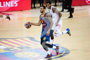 2020-10-23 - Adam Hanga of FC Barcelona during the Turkish Airlines EuroLeague basketball match between Fc Barcelona and Real Madrid on October 23, 2020 at Palau blaugrana in Barcelona, Spain - Photo Marc Gonzalez Aloma / Spain DPPI / DPPI - FC BARCELONA VS REAL MADRID - EUROLEAGUE - BASKETBALL