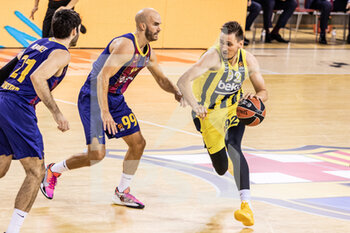 2020-11-12 - Edgaras Ulanovas of Fenerbahce Beko Istambul and Nick Calathes of Fc Barcelona during the Turkish Airlines EuroLeague basketball match between Fc Barcelona and Fenerbahce Beko Istambul on November 12, 2020 at Palau Blaugrana in Barcelona, Spain - Photo Javier Borrego / Spain DPPI / DPPI - FC BARCELONA AND FENERBAHCE BEKO ISTAMBUL - EUROLEAGUE - BASKETBALL