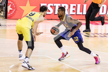 2020-11-12 - Cory Higgins of Fc Barcelona and Leo Westermann of Fenerbahce Beko Istambul during the Turkish Airlines EuroLeague basketball match between Fc Barcelona and Fenerbahce Beko Istambul on November 12, 2020 at Palau Blaugrana in Barcelona, Spain - Photo Javier Borrego / Spain DPPI / DPPI - FC BARCELONA AND FENERBAHCE BEKO ISTAMBUL - EUROLEAGUE - BASKETBALL