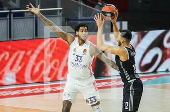 2020-12-04 - Amine Noua of Asvel Lyon-Villeurbanne and Trey Thompkins of Real Madrid during the Turkish Airlines Euroleague basketball match between Real Madrid and LDLC ASVEL on December 04, 2020 at WiZink Center in Madrid, Spain - Photo Irina R Hipolito / Spain DPPI / DPPI - REAL MADRID VS LDLC ASVEL - EUROLEAGUE - BASKETBALL