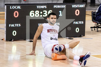 2020-12-08 - Kostas Papanikolaou of Olympiacos Piraeus warming up before the Turkish Airlines EuroLeague basketball match between Fc Barcelona and Olympiacos Piraeus on December 8, 2020 at Palau Blaugrana in Barcelona, Spain - Photo Javier Borrego / Spain DPPI / DPPI - FC BARCELONA VS OLYMPIACOS PIRAEUS - EUROLEAGUE - BASKETBALL