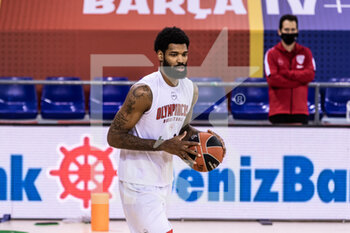 2020-12-08 - Octavius Ellis of Olympiacos Piraeus warming up before the Turkish Airlines EuroLeague basketball match between Fc Barcelona and Olympiacos Piraeus on December 8, 2020 at Palau Blaugrana in Barcelona, Spain - Photo Javier Borrego / Spain DPPI / DPPI - FC BARCELONA VS OLYMPIACOS PIRAEUS - EUROLEAGUE - BASKETBALL
