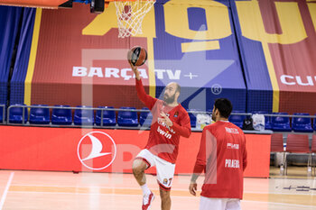 2020-12-08 - Vassilis Spanoulis of Olympiacos Piraeus before the Turkish Airlines EuroLeague basketball match between Fc Barcelona and Olympiacos Piraeus on December 8, 2020 at Palau Blaugrana in Barcelona, Spain - Photo Javier Borrego / Spain DPPI / DPPI - FC BARCELONA VS OLYMPIACOS PIRAEUS - EUROLEAGUE - BASKETBALL