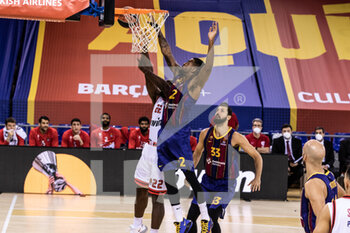 2020-12-08 - Charles Jenkins of Olympiacos Piraeus competes with Cory Higgins of Fc Barcelona during the Turkish Airlines EuroLeague basketball match between Fc Barcelona and Olympiacos Piraeus on December 8, 2020 at Palau Blaugrana in Barcelona, Spain - Photo Javier Borrego / Spain DPPI / DPPI - FC BARCELONA VS OLYMPIACOS PIRAEUS - EUROLEAGUE - BASKETBALL