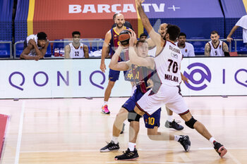 2020-12-11 - Rolands Smits of Fc Barcelona fights with Michael Roll of AX Armani Exchange Milan during the Turkish Airlines EuroLeague basketball match between Fc Barcelona and AX Armani Exchange Milan on December 11, 2020 at Palau Blaugrana in Barcelona, Spain - Photo Javier Borrego / Spain DPPI / DPPI - FC BARCELONA VS AX ARMANI EXCHANGE MILAN - EUROLEAGUE - BASKETBALL
