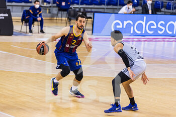 2021-02-26 - Leo Westermann of Fc Barcelona and Matthew Strazel of LDLC ASVEL during the Turkish Airlines EuroLeague basketball match between FC Barcelona and LDLC ASVEL Villeurbanne on February 26, 2021 at Palau Blaugrana in Barcelona, Spain - Photo Javier Borrego / Spain DPPI / DPPI - FC BARCELONA AND LDLC ASVEL VILLEURBANNE - EUROLEAGUE - BASKETBALL
