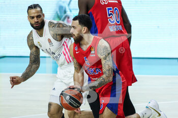 2021-03-18 - Jeffery Taylor of Real Madrid and Mike James of CSKA Moscow during the Turkish Airlines EuroLeague basketball match between Real Madrid and CSKA Moscow on March 18, 2021 at Wizink Center stadium in Madrid, Spain - Photo Irina R Hipolito / Spain DPPI / DPPI - REAL MADRID AND CSKA MOSCOW - EUROLEAGUE - BASKETBALL