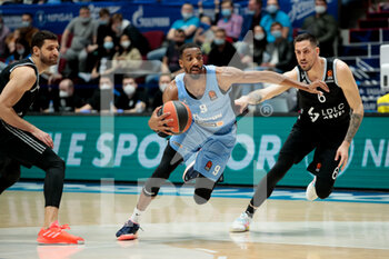 2021-04-02 - Austin Hollins of BC Zenit and Paul Lacombe of LDLC ASVEL Villeurbanne during the Turkish Airlines EuroLeague basketball match between Zenit St Petersburg and LDLC ASVEL Villeurbanne on April 2, 2021 at Sibur Arena in Saint Petersburg, Russia - Photo Anatoly Medved / Orange Pictures / DPPI - ZENIT ST PETERSBURG VS LDLC ASVEL VILLEURBANNE - EUROLEAGUE - BASKETBALL