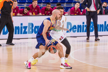 2021-04-09 - Nick Calathes of Fc Barcelona in action against Wade Baldwin of FC Bayern Munich during the Turkish Airlines EuroLeague basketball match between FC Barcelona and FC Bayern Munich on April 9, 2021 at Palau Blaugrana in Barcelona, Spain - Photo Javier Borrego / Spain DPPI / DPPI - FC BARCELONA VS FC BAYERN MUNICH - EUROLEAGUE - BASKETBALL