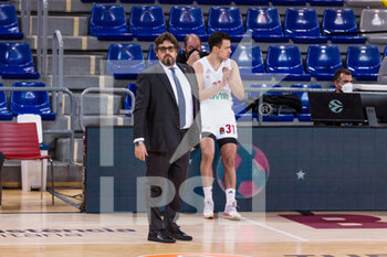 2021-04-09 - Andrea Trinchieri, Head coach of FC Bayern Munich during the Turkish Airlines EuroLeague basketball match between FC Barcelona and FC Bayern Munich on April 9, 2021 at Palau Blaugrana in Barcelona, Spain - Photo Javier Borrego / Spain DPPI / DPPI - FC BARCELONA VS FC BAYERN MUNICH - EUROLEAGUE - BASKETBALL