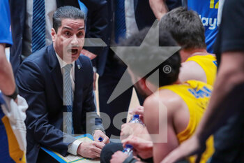 2021-04-09 - Coach Giannis Sfairopoulos of BC Maccabi Tel Aviv during the Turkish Airlines EuroLeague basketball match between Zenit St Petersburg and Maccabi Playtika Tel Aviv on April 9, 2021 at Ubileyny Sport Palace in Saint Petersburg, Russia - Photo Anatoliy Medved / Orange Pictures / DPPI - ZENIT ST PETERSBURG VS MACCABI PLAYTIKA TEL AVIV - EUROLEAGUE - BASKETBALL