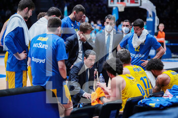 2021-04-09 - Coach Giannis Sfairopoulos of BC Maccabi Tel Aviv during the Turkish Airlines EuroLeague basketball match between Zenit St Petersburg and Maccabi Playtika Tel Aviv on April 9, 2021 at Ubileyny Sport Palace in Saint Petersburg, Russia - Photo Anatoliy Medved / Orange Pictures / DPPI - ZENIT ST PETERSBURG VS MACCABI PLAYTIKA TEL AVIV - EUROLEAGUE - BASKETBALL