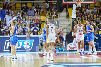 2021-06-23 - French Team, last shot during the FIBA Women's EuroBasket 2021, quarter-finals basketball match between France and Bosnia Herzegovina on June 23, 2021 at Rhenus Sport in Strasbourg, France - Photo Ann-Dee Lamour / CDP MEDIA / DPPI - FIBA WOMEN'S EUROBASKET 2021 - FRANCE VS  BOSNIA HERZEGOVINA - INTERNATIONALS - BASKETBALL