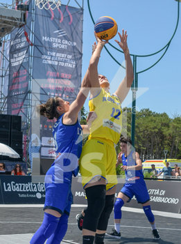 2019-07-14 - La Pavel a canestro contrastata da Giulia Rulli - FIBA 3X3 WOMEN´S SERIES ITALY VS ROMANIA - ITALY NATIONAL TEAM - BASKETBALL