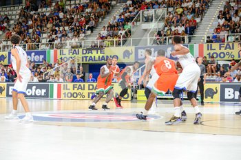 2019-07-31 - Abouo tenta il tiro - TRENTINO BASKET CUP - FINALE - ITALIA VS COSTA D´AVORIO - ITALY NATIONAL TEAM - BASKETBALL