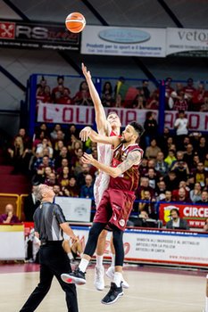 2018-11-18 - inzio della partita Basket SerieA LBA  Umana Reyer Vs Ax Armani Milano nella 7a giornata, Mestre (Ve) 2018 - UMANA REYER VS ARMANI EXCHANGE MILANO - ITALIAN SERIE A - BASKETBALL