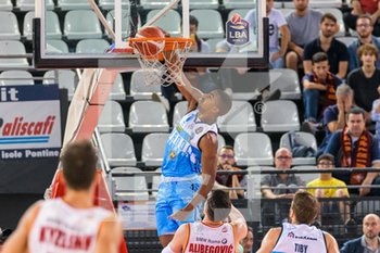 2019-10-06 - Wesley  Saunders (Vanoli Basket Cremona) in schiacciata - VIRTUS ROMA VS VANOLI BASKET CREMONA - ITALIAN SERIE A - BASKETBALL