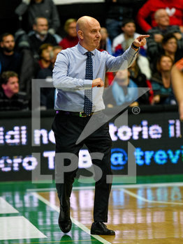 2019-11-17 - Massimiliano Menetti (Coach Treviso Basket) - DE LONGHI TREVISO BASKET VS GERMANI BASKET BRESCIA - ITALIAN SERIE A - BASKETBALL