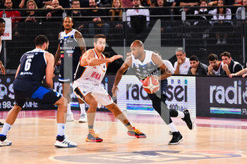 2019-12-22 - DeAndre Lansdowne guardia (Germani Basket Brescia) in attacco - VIRTUS ROMA VS GERMANI BRESCIA - ITALIAN SERIE A - BASKETBALL