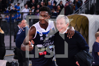 2019-12-22 - Abass Awudu ABASS ala (Germani Basket Brescia) e il patron Matteo Bonetti - VIRTUS ROMA VS GERMANI BRESCIA - ITALIAN SERIE A - BASKETBALL