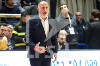 2020-01-11 - Giancarlo Sacco, allenatore Carpegna Prosciutto Basket Pesaro  - FORTITUDO BOLOGNA VS CARPEGNA PROSCIUTTO BASKET PESARO - ITALIAN SERIE A - BASKETBALL