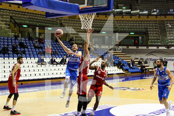 2020-12-30 - Michal Sokolowski a canestro per De Longhi Treviso Basket - BASKET ALLIANZ PALLACANESTRO TRIESTE VS DE LONGHI TREVISO BASKET - ITALIAN SERIE A - BASKETBALL