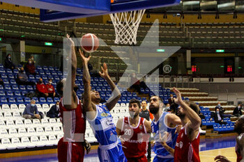 2020-12-30 - Russell DeWayne (De Longhi Treviso Basket) a segno in area - BASKET ALLIANZ PALLACANESTRO TRIESTE VS DE LONGHI TREVISO BASKET - ITALIAN SERIE A - BASKETBALL