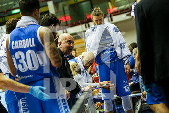 2020-12-30 - Al time out coach Massimiliano Menetti (De Longhi Treviso Basket) - BASKET ALLIANZ PALLACANESTRO TRIESTE VS DE LONGHI TREVISO BASKET - ITALIAN SERIE A - BASKETBALL