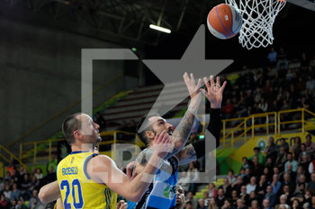 2019-11-20 - Tommaso Fantoni (8) FeliPharma - Kleb Basket Ferrara a rimbalzo. - TEZENIS VERONA VS FELIPHARMA FERRARA - ITALIAN SERIE A2 - BASKETBALL