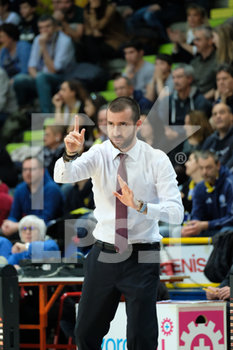 2020-02-02 - Emanuele Di Paoloantonio - Coach Andrea Costa Basket Imola - TEZENIS VERONA VS LE NATURELLE IMOLA - ITALIAN SERIE A2 - BASKETBALL