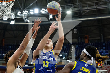 2020-02-15 - Francesco Candussi (13) Tezenis Verona lotta sotto canestro. - URANIA MILANO VS TEZENIS VERONA - ITALIAN SERIE A2 - BASKETBALL