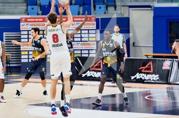 2021-01-09 - Tommaso Raspino della Urania Basket Milano  al tiro  - URANIA BASKET VS BASKET TORINO - ITALIAN SERIE A2 - BASKETBALL