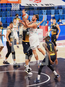 2021-01-09 - Tommaso Raspino della Urania Basket Milano  al tiro contro il Basket Torino  - URANIA BASKET VS BASKET TORINO - ITALIAN SERIE A2 - BASKETBALL
