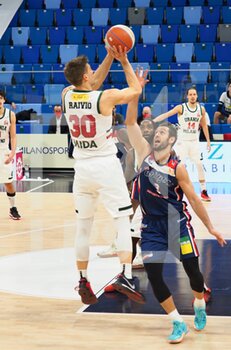 2021-01-23 - Nik Raivio della Urania Basket Milano ostacolato da Matteo Formenti (Assigeco Piacenza Basket)  - URANIA MILANO VS ASSIGECO PIACENZA - ITALIAN SERIE A2 - BASKETBALL