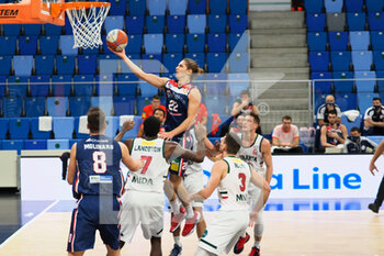 2021-01-23 - Massone (Assigeco Piacenza Basket) a canestro ostacolato da Wayne Langstone (Urania Basket Milano)  - URANIA MILANO VS ASSIGECO PIACENZA - ITALIAN SERIE A2 - BASKETBALL