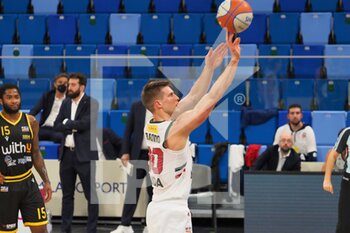 2021-02-10 - Nik Raivio (Urania Basket Milano) al tiro  - URANIA MILANO VS BERGAMO BASKET - ITALIAN SERIE A2 - BASKETBALL