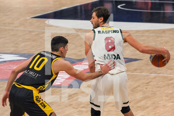 2021-02-10 - Tommaso Raspino (Urania Basket Milano) contrastato da Matteo Parravicini (Withu Basket Bergamo 2014)  - URANIA MILANO VS BERGAMO BASKET - ITALIAN SERIE A2 - BASKETBALL
