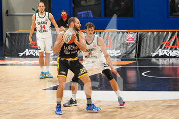 2021-02-10 - Masciadri (Withu Basket Bergamo 2014) marcato da Tommaso Raspino (Urania Basket Milano)  - URANIA MILANO VS BERGAMO BASKET - ITALIAN SERIE A2 - BASKETBALL