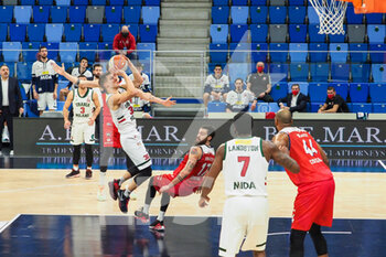 2021-02-17 - Nik Raivio (Urania Basket Milano)  al tiro  - URANIA MILANO VS STINGS MANTOVA - ITALIAN SERIE A2 - BASKETBALL