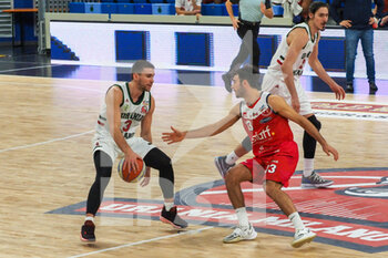 2021-02-17 - Stefano Bossi (Urania Basket Milano)  contrastato da Lorenzo Maspero (Stings Mantova)  - URANIA MILANO VS STINGS MANTOVA - ITALIAN SERIE A2 - BASKETBALL