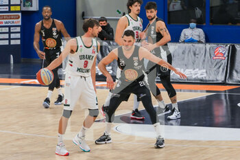 2021-03-07 - Tommaso Raspino (Urania Basket Milano) contrastato da Marco Giuri (Apu Old Wild West Udine)  - URANIA MILANO VS APU OLD WILD WEST UDINE - ITALIAN SERIE A2 - BASKETBALL