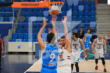 2021-03-13 - Matteo Laganà (Orlandina Basket Capo d’Orlando)  contrastato da Daniele Pesenato (Urania Basket Milano)  - URANIA MILANO VS CAPO D'ORLANDO - ITALIAN SERIE A2 - BASKETBALL