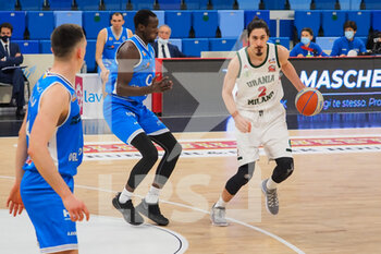 2021-03-13 - Giorgio Piunti (Urania Milano) contrastato da Diouf (Orlandina Basket Capo d’Orlando)  - URANIA MILANO VS CAPO D'ORLANDO - ITALIAN SERIE A2 - BASKETBALL