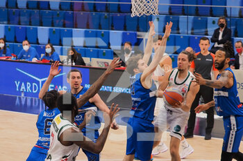 2021-03-18 -  Matteo Montano (Urania Milano) e Lorenzo Galmarini (Agribertocchi Orzinuovi Basket)  - URANIA MILANO VS ORZI BASKET - ITALIAN SERIE A2 - BASKETBALL
